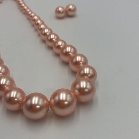 Blush Peachy Pink pearl necklace and stud earring set - Picture 1 of 6